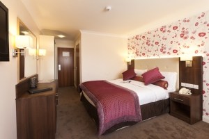 double bedroom in derry hotel